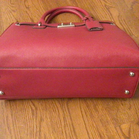 Nine West large tote- good condition - Picture 3 of 3